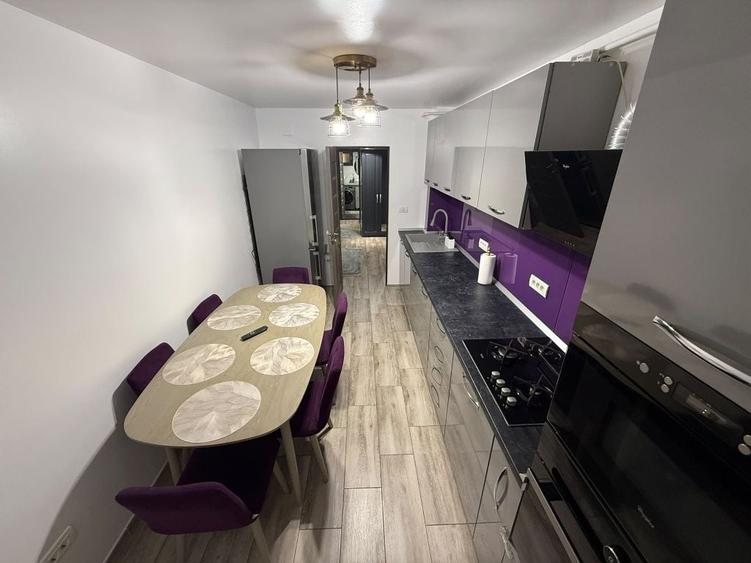 Apartament cu 3 camere decomandat în E3