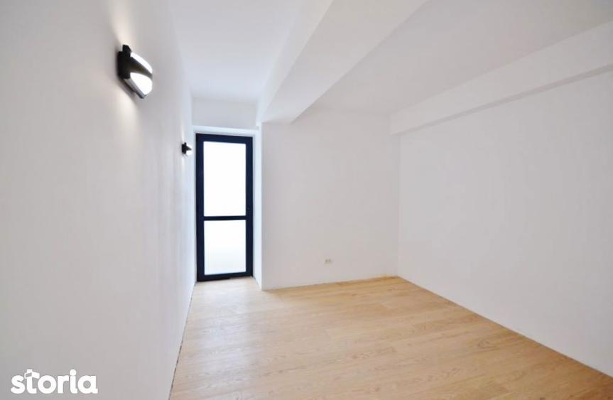 Apartament cu 5 camere în Gara de Nord