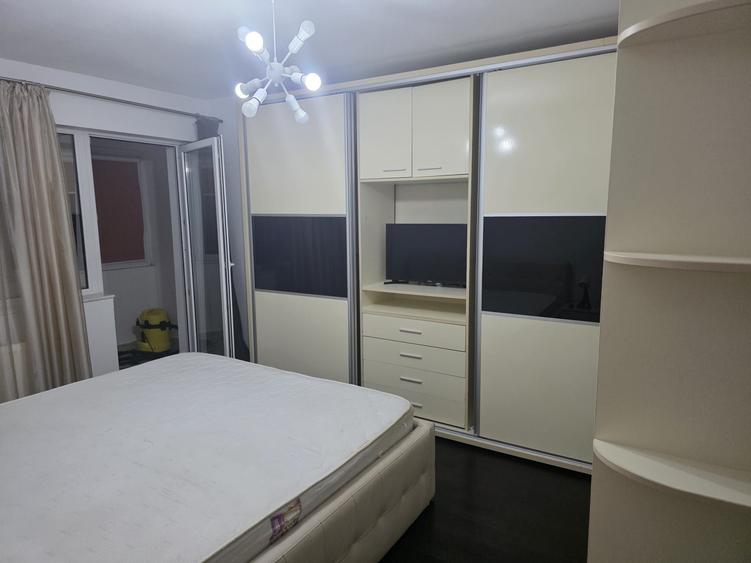 Apartament cu 2 camere decomandat în Exterior Vest