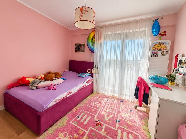 Apartament cu 3 camere decomandat, mobilat în Europa