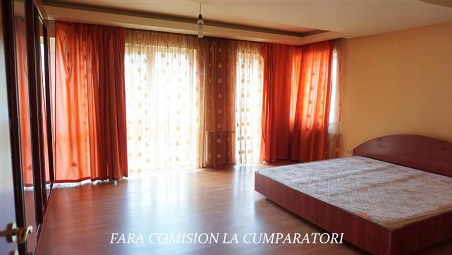 Casă individuală cu 12 camere cu Piscina în Central