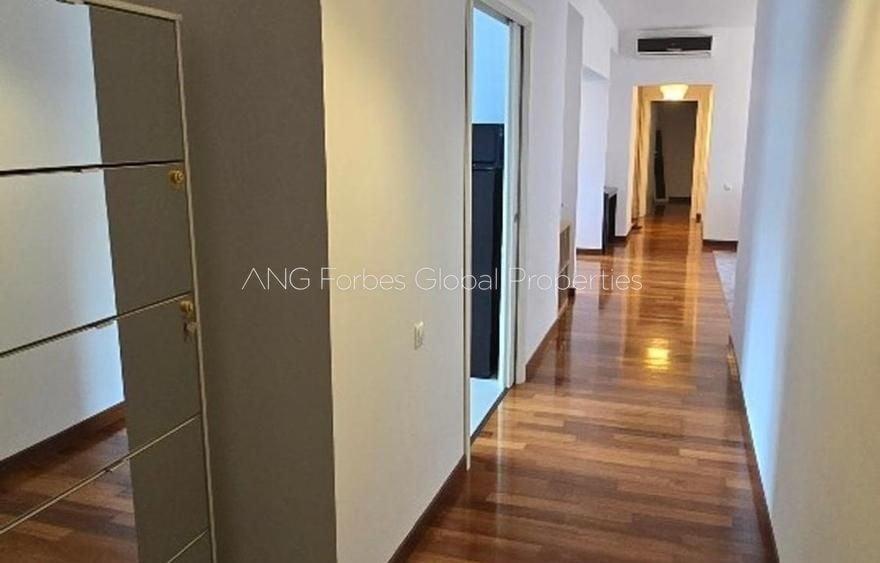 Apartament cu 5 camere decomandat în Herăstrău