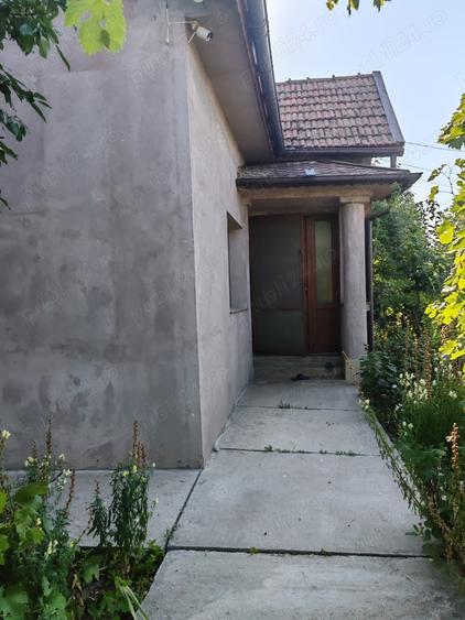 Casă cu 4 camere cu Teren 10000 Mp în Bârca