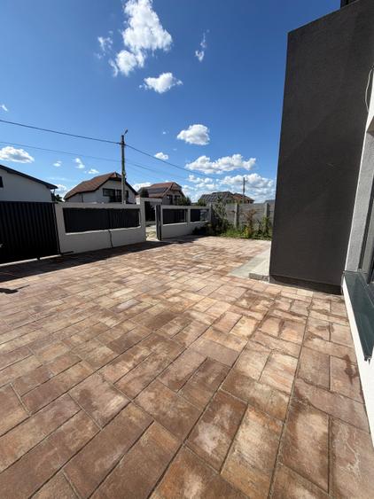 Casă individuală cu 5 camere cu Canalizare în Slătioara