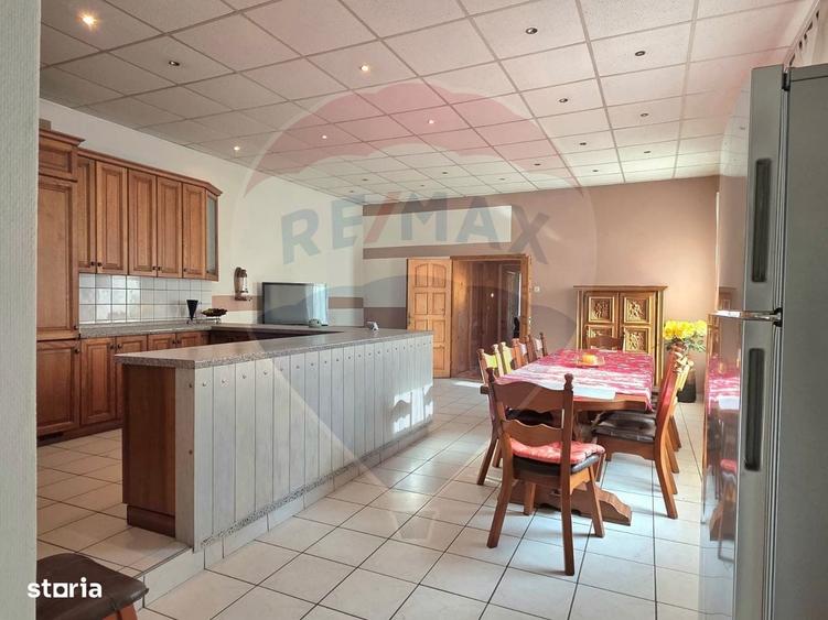 Casă cu 4 camere în Ultracentral