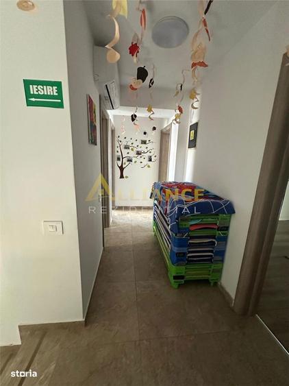 Casă cu 8 camere cu Teren 300 Mp în Central