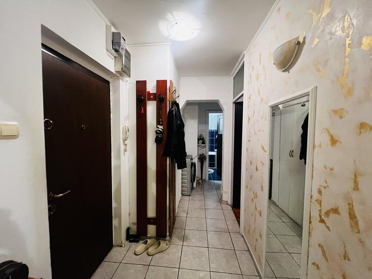 Apartament cu 3 camere decomandat, mobilat în Drumul Taberei