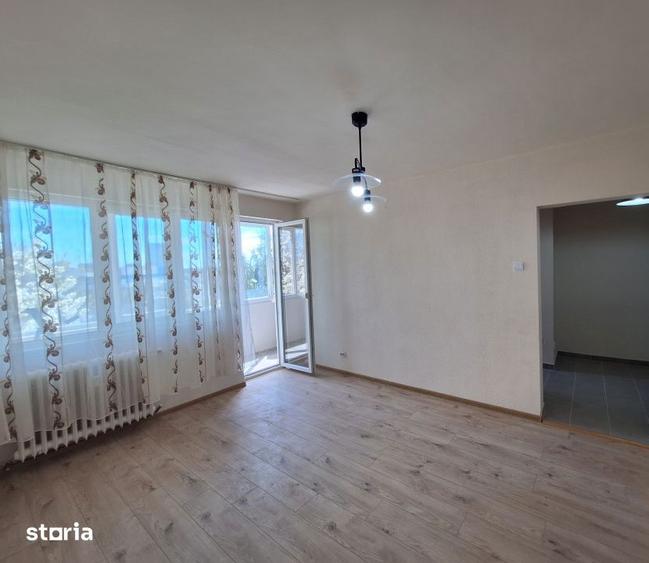 Apartament cu 2 camere semidecomandat, mobilat în Pajura