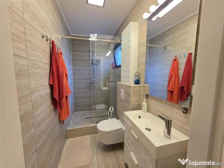 Casă cu 10 camere cu Teren 620 Mp în Mogoșoaia
