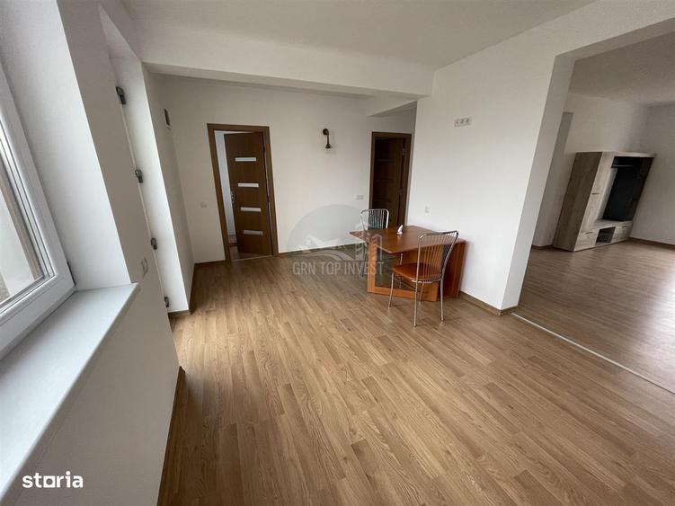 Casă cu 3 camere decomandat cu Canalizare în Ștrand