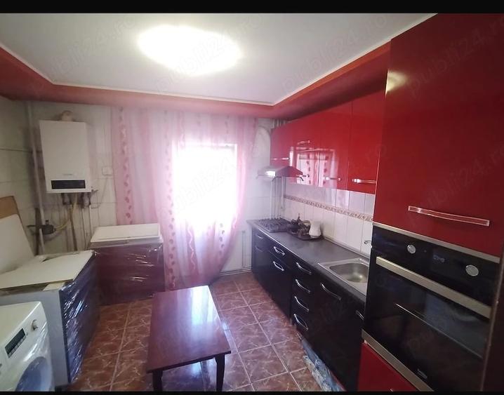 Apartament cu 3 camere decomandat în Dâmbovița