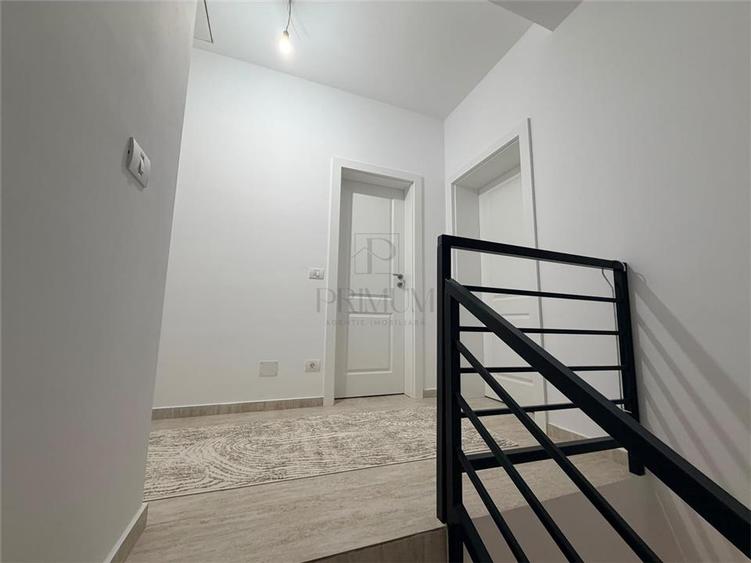 Duplex cu 5 camere cu Canalizare în Moșnița Veche