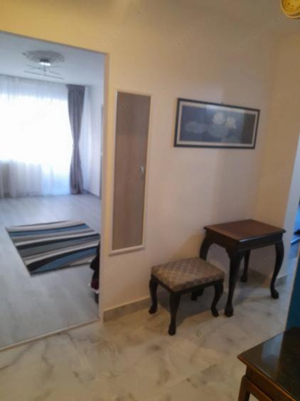 Apartament cu 3 camere decomandat în Tineretului
