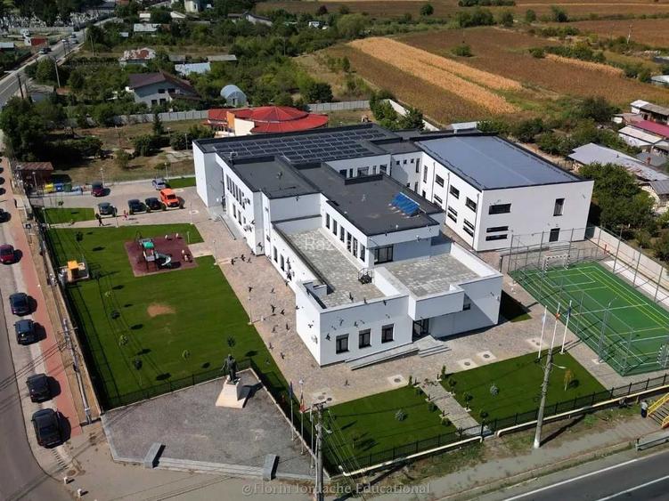 Intravilan curti-constructii langa padure, langa Bucuresti, Ploiesti