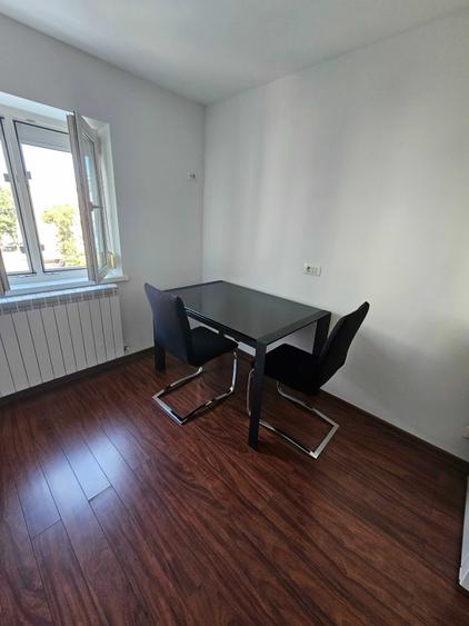 Apartament cu 3 camere decomandat în Buzaului