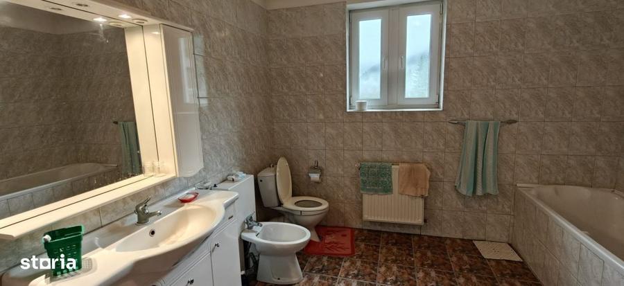 Casă cu 4 camere în Luna