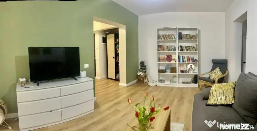 Apartament cu 3 camere semidecomandat în City Park Mall