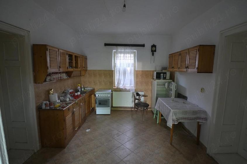 Casă cu 2 camere cu Teren 1833 Mp în Igriș