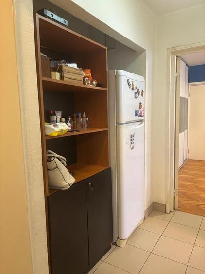 Apartament cu 3 camere semidecomandat în Dristor