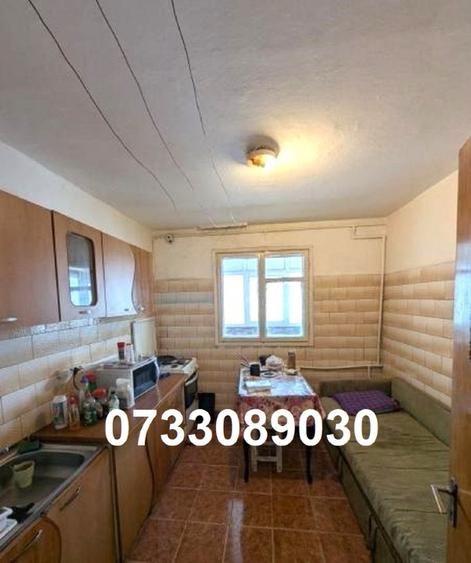 Apartament cu 3 camere decomandat în Drumul Taberei