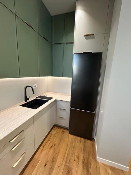 Apartament cu 4 camere decomandat, mobilat în Cotroceni