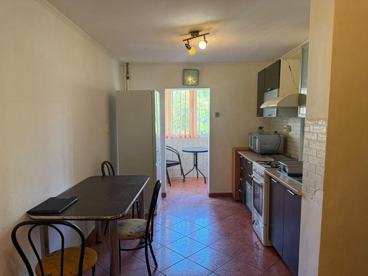 Apartament cu 2 camere decomandat în Decebal