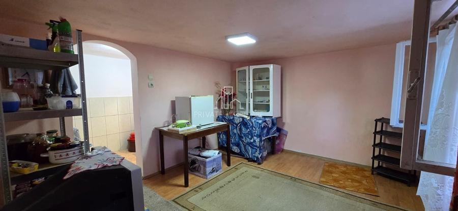 Casă individuală cu 4 camere cu Canalizare în Est