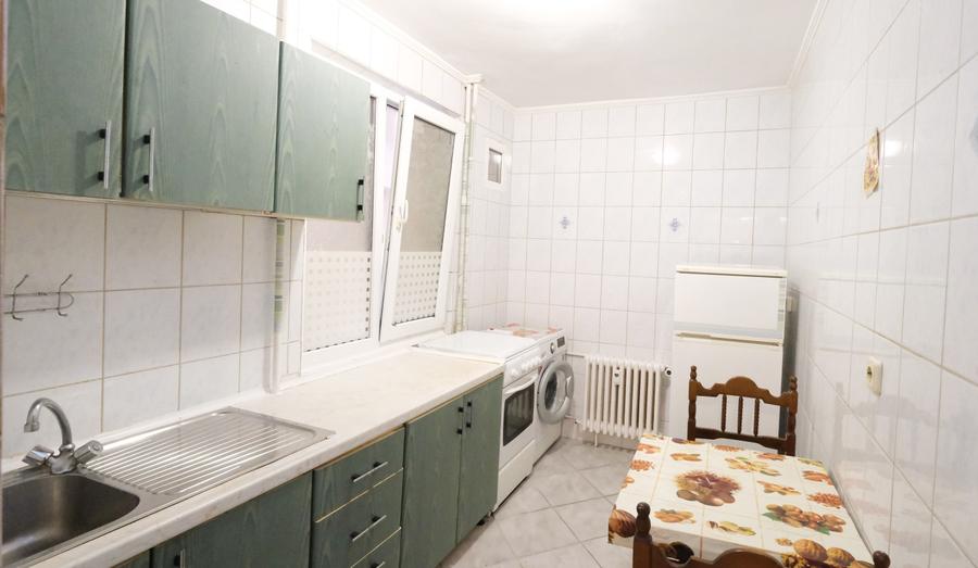 Apartament cu 2 camere decomandat în Sala Palatului