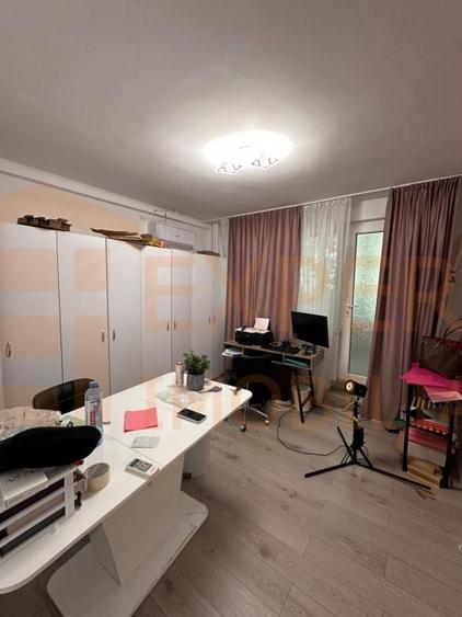 Apartament 2 camere de vanzare, Centru - 2