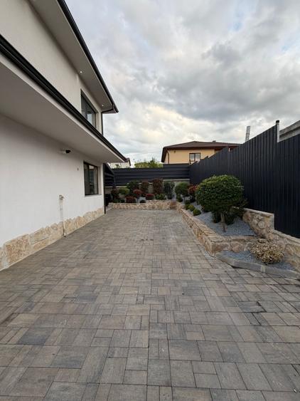Casă individuală cu 5 camere cu Canalizare în Exterior Est