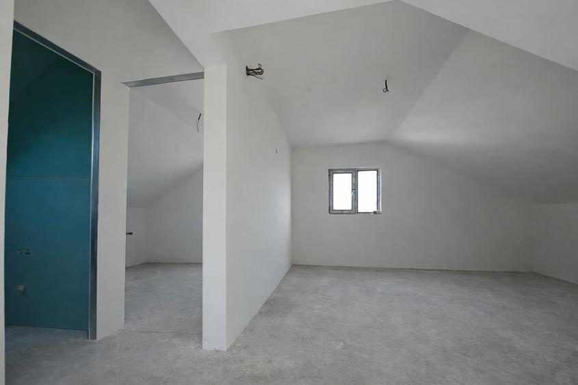 Casă cu 5 camere decomandat cu Canalizare în Valu lui Traian