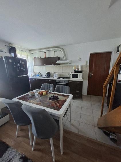 Apartament cu 3 camere decomandat în Berceni