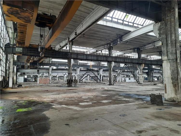 Spațiu industrial, de 5,000 mp, în Central