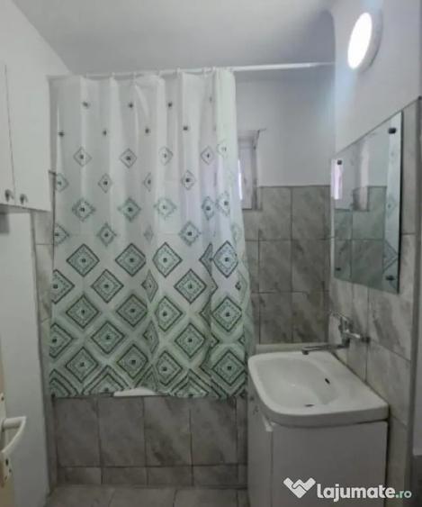 Apartament cu 2 camere decomandat, mobilat în B-dul București