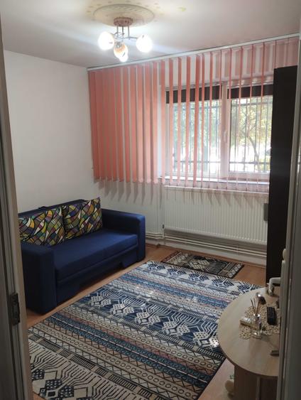 Apartament cu 2 camere decomandat în CET