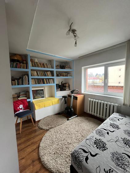 Apartament cu 4 camere decomandat în Central