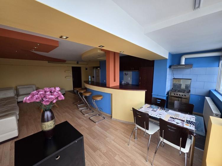 Apartament cu 2 camere semidecomandat, mobilat în Titulescu