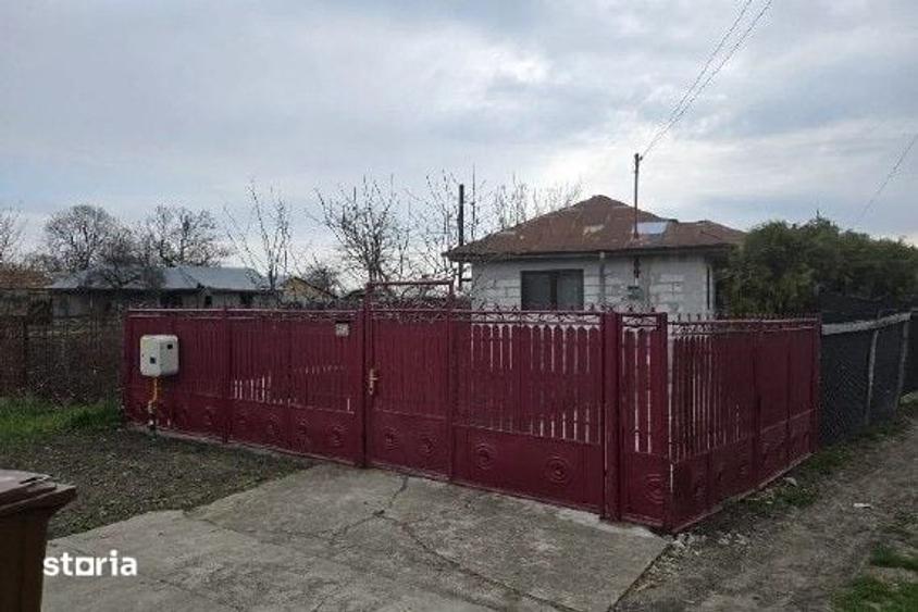 Casă cu 3 camere cu Teren 1035 Mp în Baba Ana
