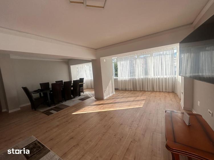 Apartament cu 5 camere în Central