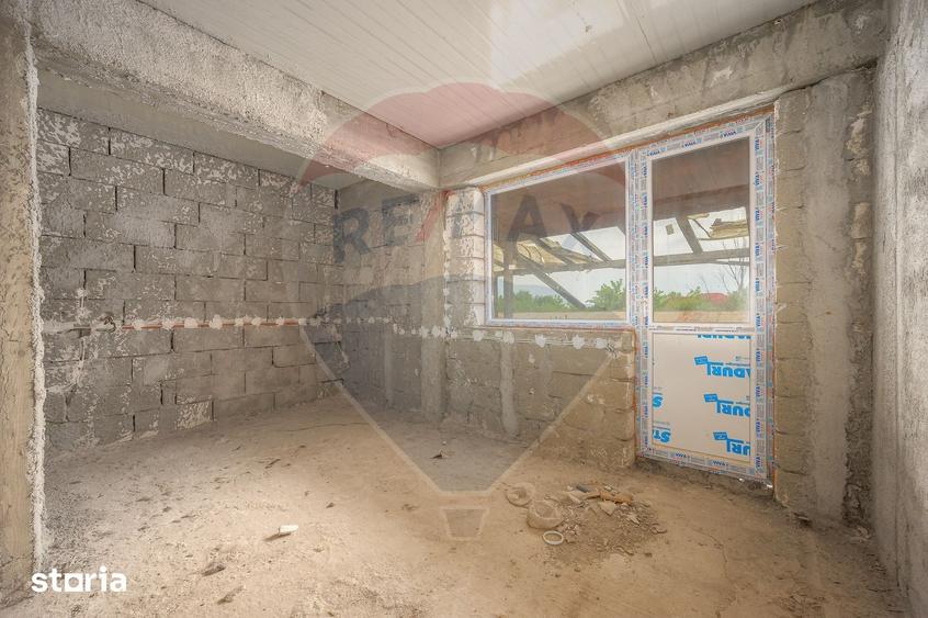 Spațiu comercial, de 2,070 mp, în Clinceni