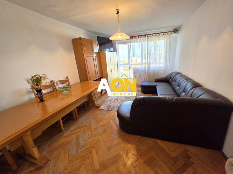 Apartament cu 3 camere decomandat, mobilat în Central