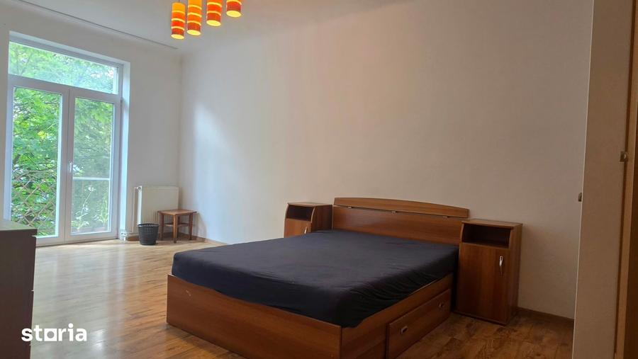 Garsonieră decomandată în Valea Cetății