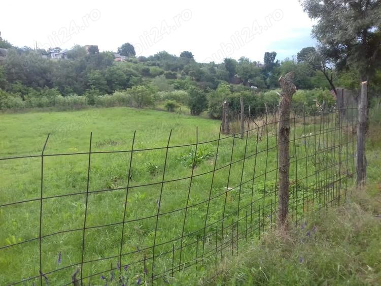 Teren de 2473 mp, în Bălteni