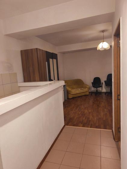 Garsonieră decomandată în Central