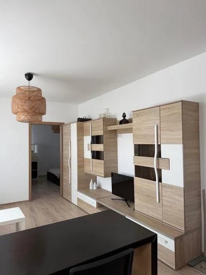 Apartament cu 2 camere semidecomandat, mobilat în Florești — fotografia 2