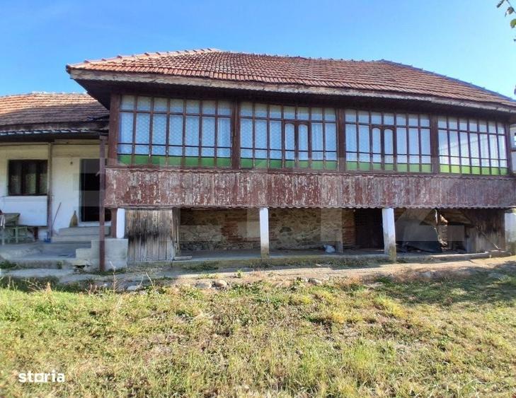 Casă cu 3 camere decomandat în Nistorești