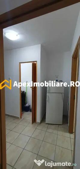 Garsonieră decomandată, mobilată în Tei