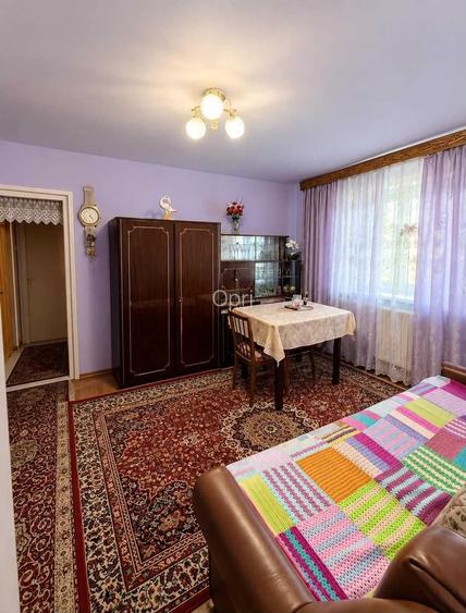 Proprietar vand apartament 2 camere Gherla, 52 mp, etaj 3, centrala, mobilat