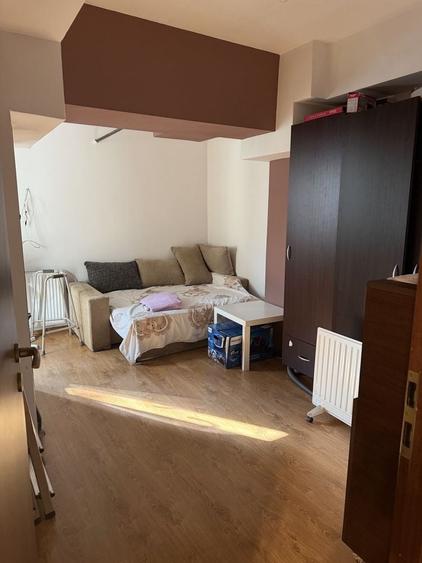 Apartament cu 2 camere semidecomandat în Republicii
