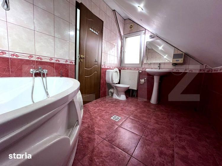 Casă cu 7 camere cu Teren 1342 Mp în Central